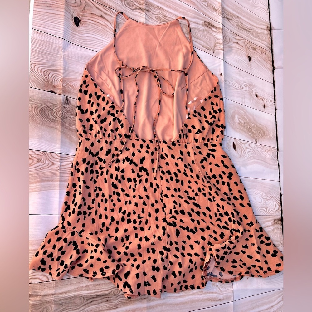 NEW ๐ SHE + SKY Coral Cheetah Print Romper frilly bottom bow tie string back L - Picture 4 of 5